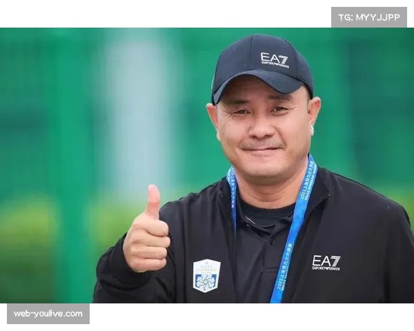 争议判罚：中韩之战三垒司球裁判的封杀判定引发韩国队教练组抗议